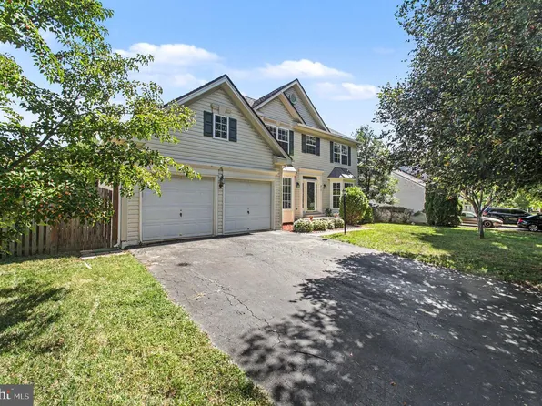 9215 Arrington Farm Ct, Manassas, VA 20111