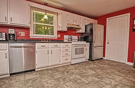 5th image of 9 Buena Vista Dr