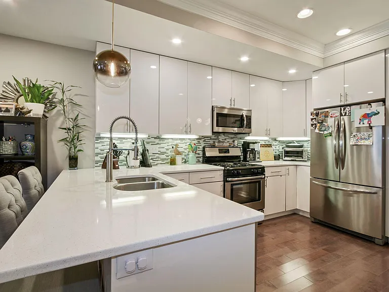 1337 N Howard St — Photo 46