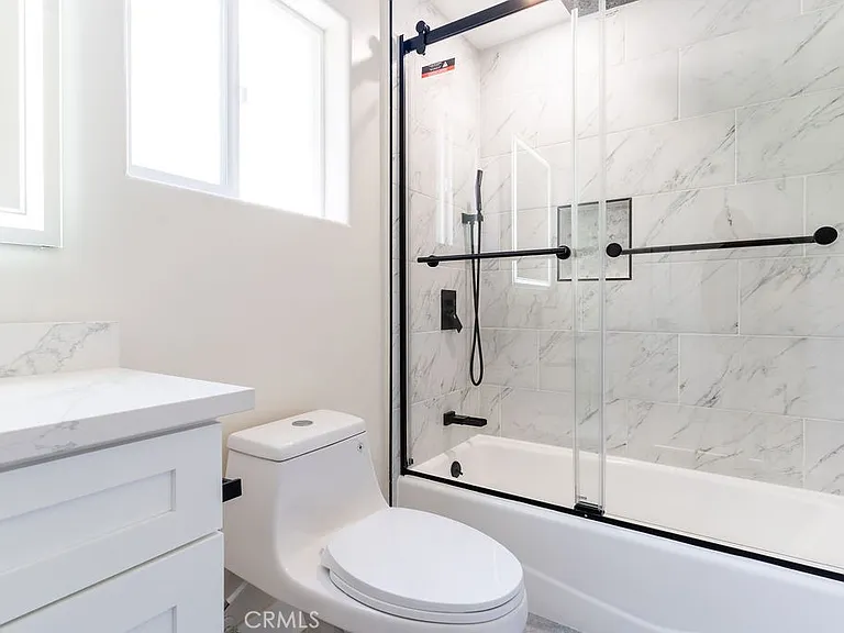 2850 Zell Dr — Photo 57