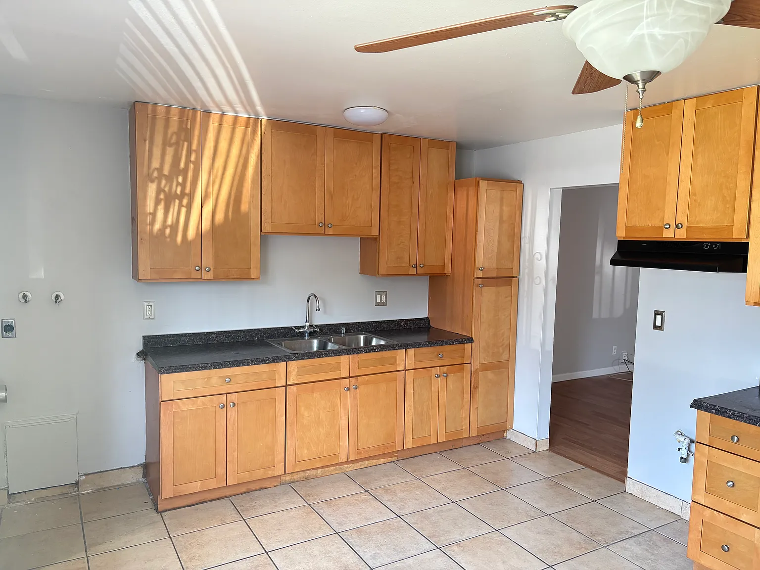 276 W Claremont St — Photo 2