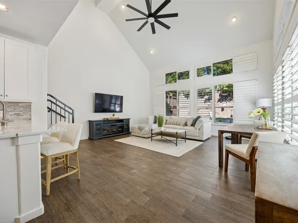 2550 Wedglea Dr, Dallas, TX 75211