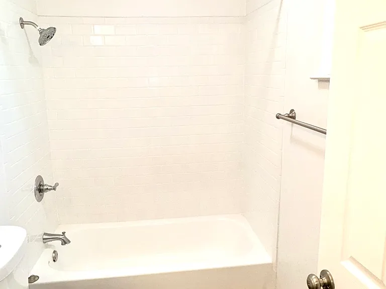 655 Mariposa Ave #9 — Photo 8