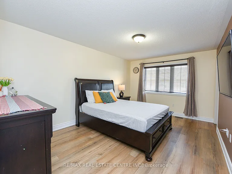 682 Megson Ter — Photo 18