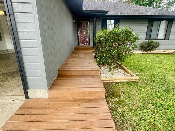 2nd image of 616 E Barbara Ct