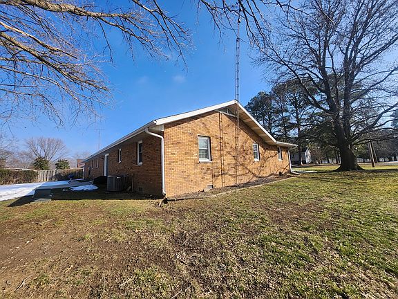 3rd image of 3649 Hamilton Park Rd