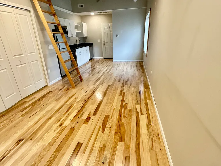 2014 Lark St #4 — Photo 3