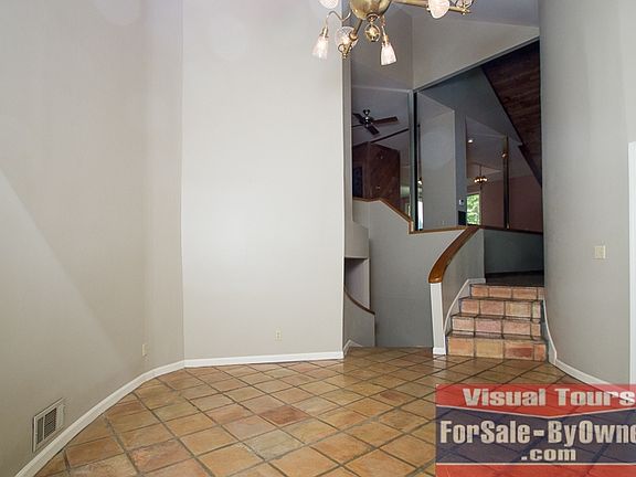 4th image of 416 Vesclub Pl