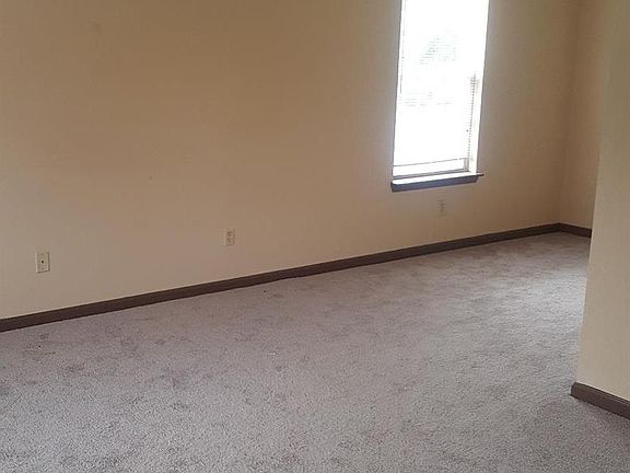 4th image of 2800 Ryan Cir