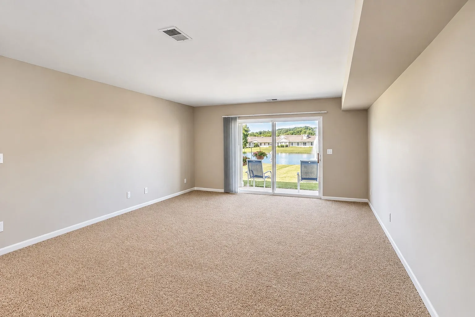 2 bed, 1579 sqft, $2,295 — Photo 3