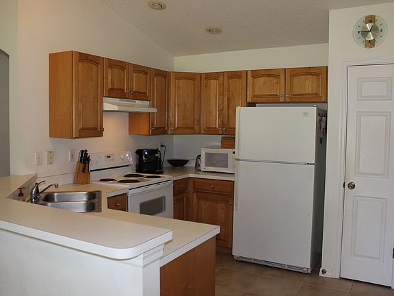 3rd image of 6383 Sturbridge Ct