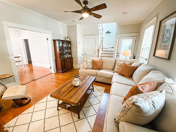 Living Room facing entry