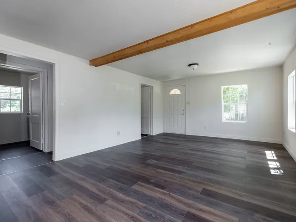 415 Bunker Ave, Aztec, NM 87410