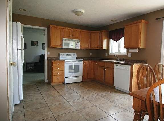 5th image of 239 Westminster Dr