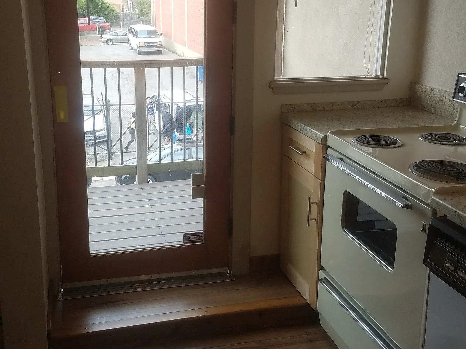 1 bed, 700 sqft, $1,300 — Photo 2