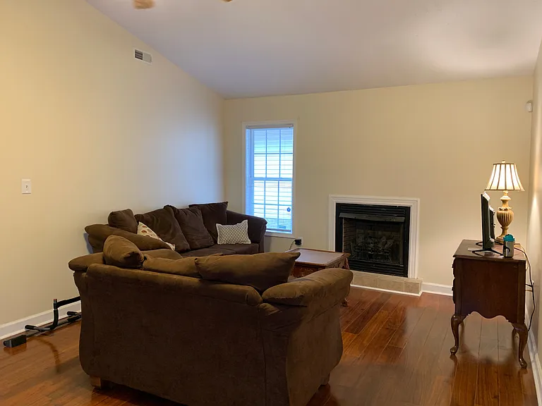 1049 McArthur Rd — Photo 6