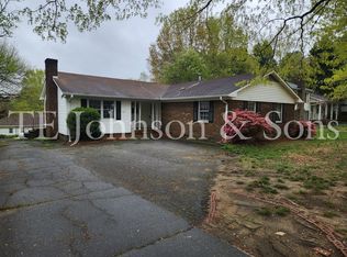 1245 Jonestown Rd, Winston Salem, NC 27103