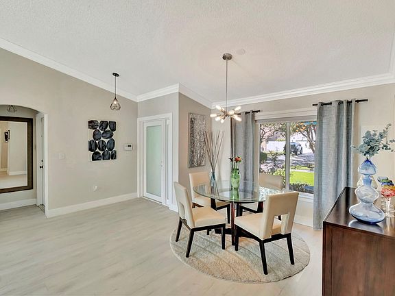 3rd image of 1921 SW 133rd Avenue