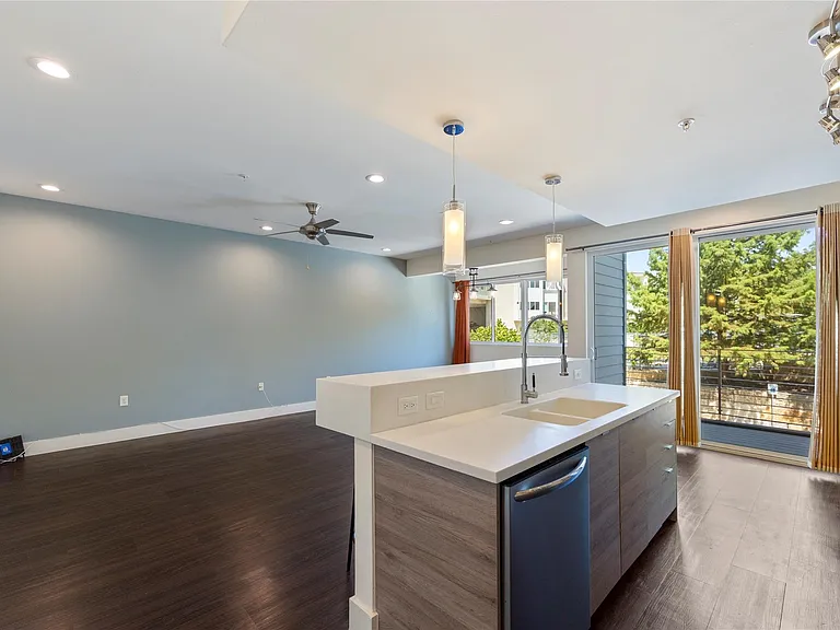 604 N Bluff Dr #225 — Photo 9