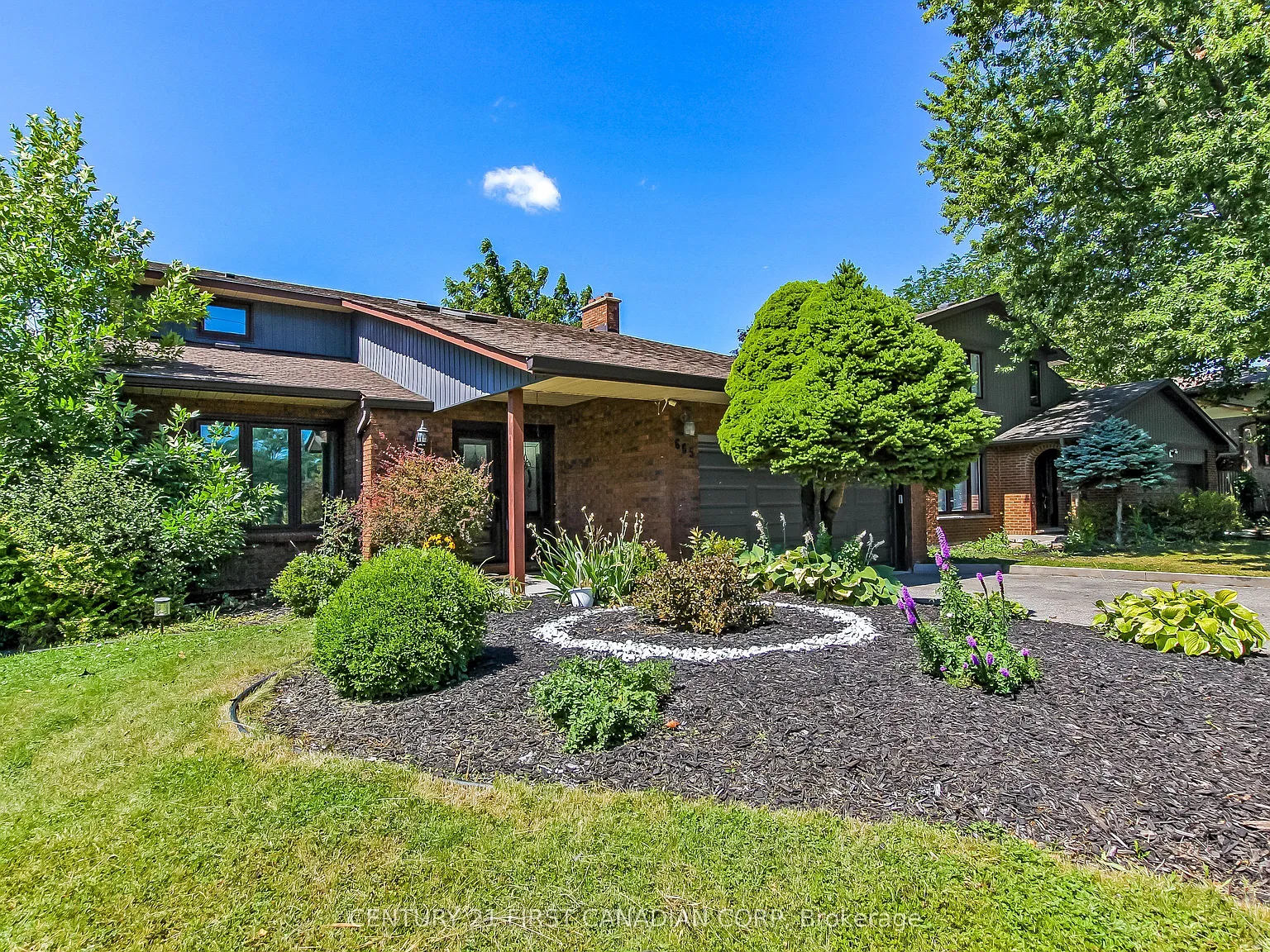 5 bed, $3,400 — Photo 1