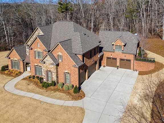 3rd image of 341 Oak Forest Dr