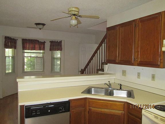 4th image of 101 Saint Awdry St