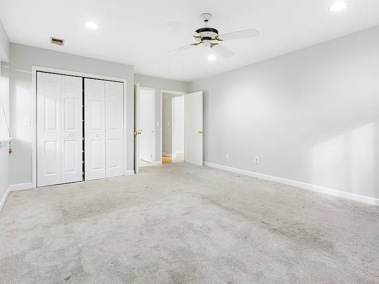 33 Green Valley Ct #33 — Photo 13