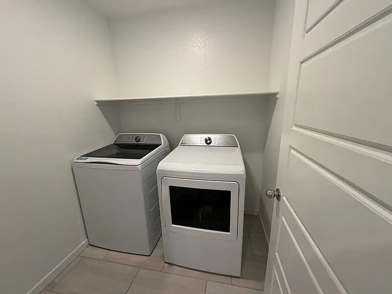 6276 Foxes Dale St — Photo 9