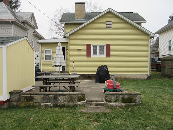 3rd image of 222 Woods Ave