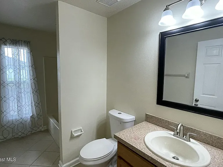 415 Oakmon Rd SW #A — Photo 2