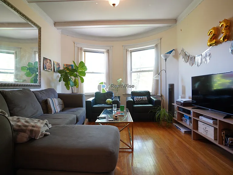 128 Fuller St #5 — Photo 1