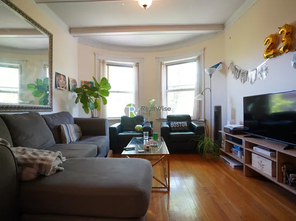 128 Fuller St APT 5, Brookline, MA 02446