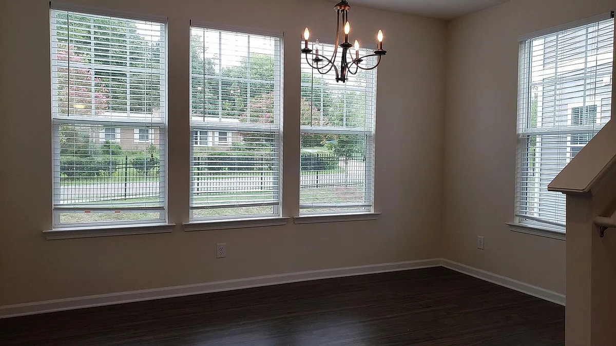 Building Photo - 8517 Sharonbrook Dr