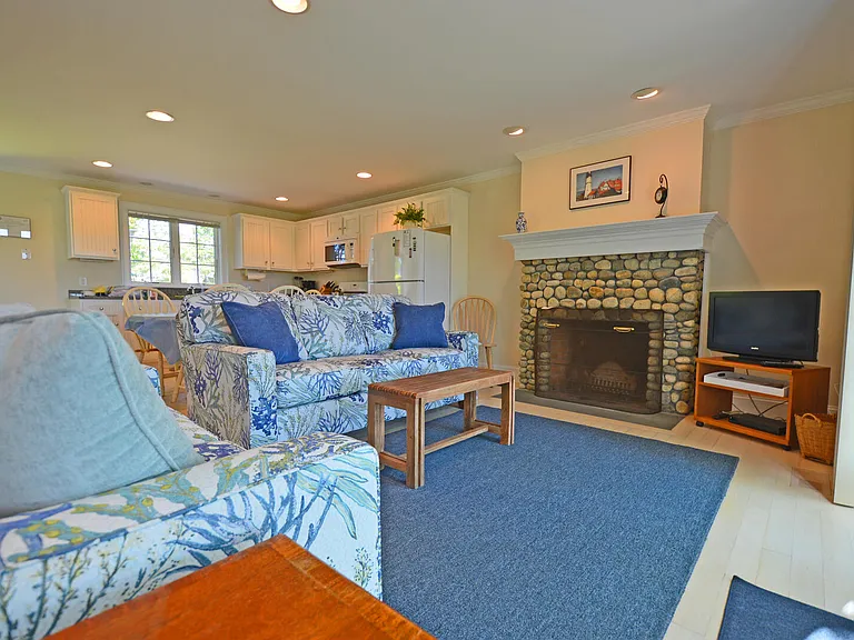722 Kings Hwy — Photo 6