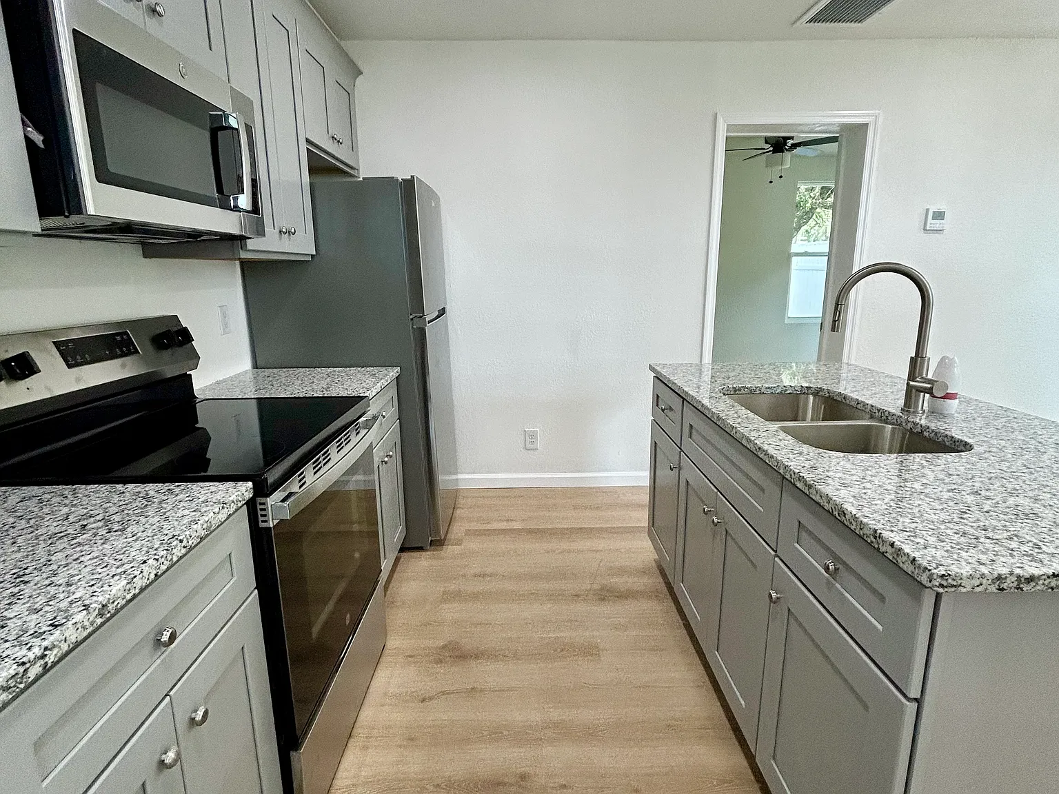 1 bed, $1,200 — Photo 2