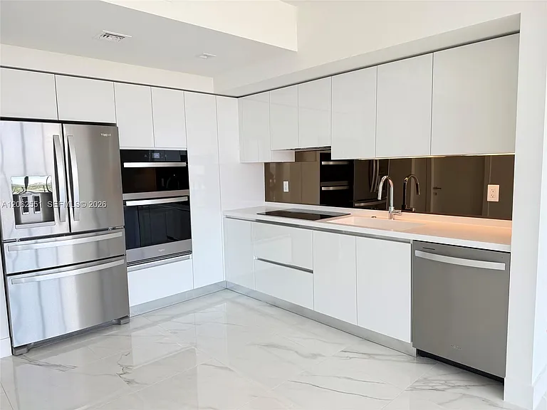 1170 E Hallandale Bch #1106 — Photo 7