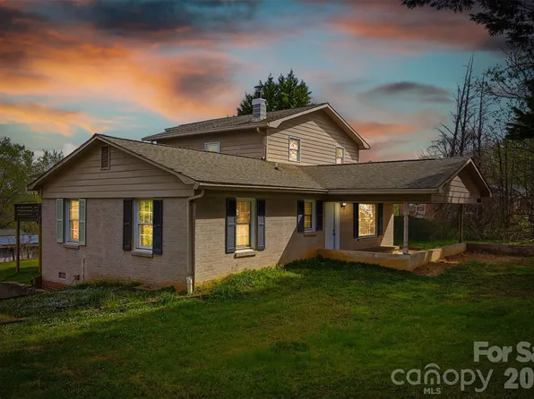 1095 Elm Cir, Granite Falls, NC 28630