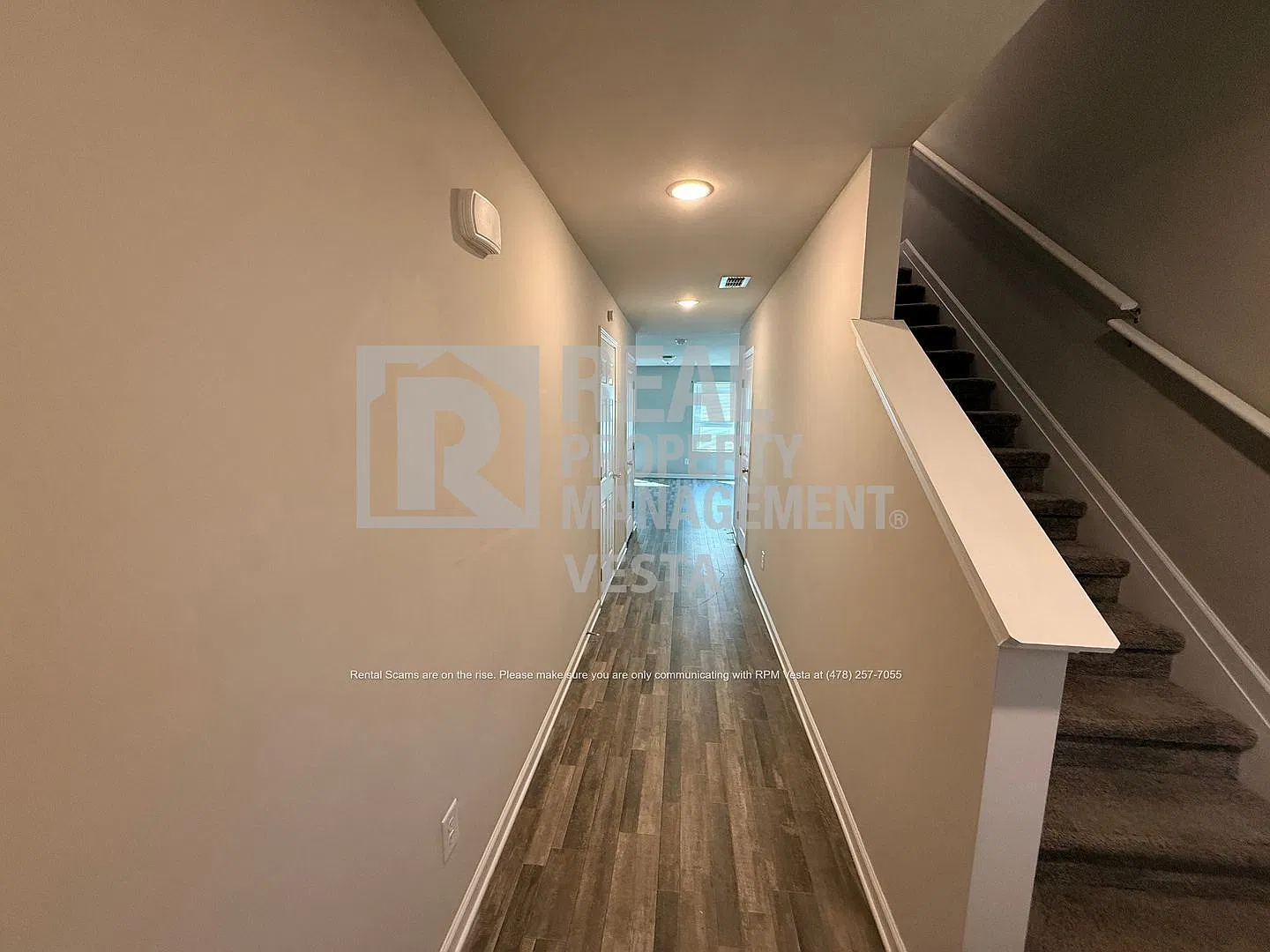 4 bed, 2.0 bath, 1989 sqft, $2,130 — Photo 2