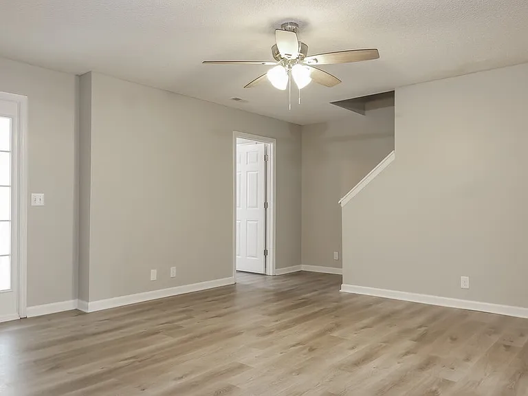 2729 Windwalker Ct — Photo 6