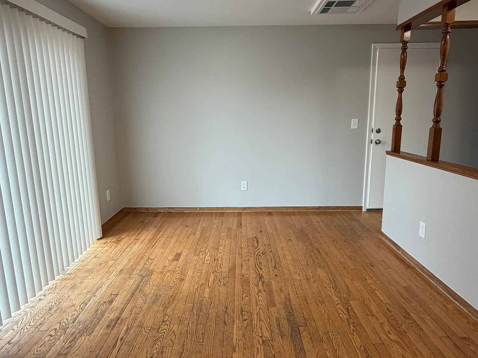 3 bed, 2018 sqft, $2,395 — Photo 3