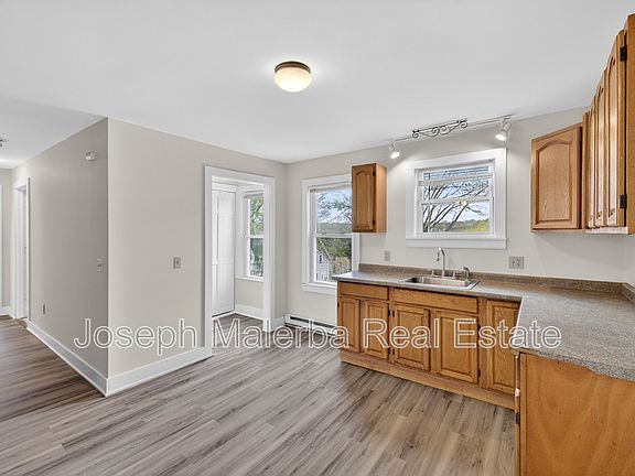 2nd image of 483 Boswell Ave #2