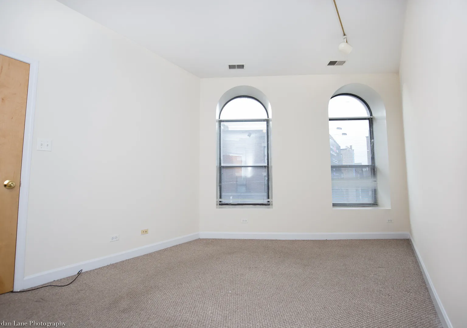 3 bed, 2.0 bath, $3,675 — Photo 3