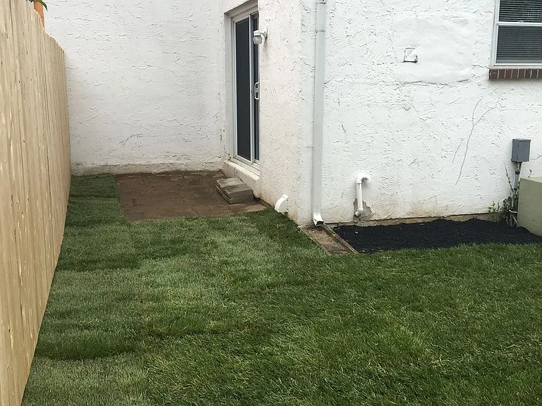 438 W Chestnut St — Photo 17