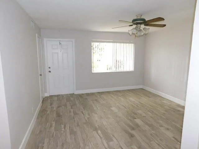 9459 SW 52nd Ct — Photo 4