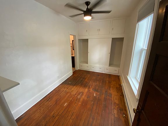 4th image of 422 N Yellowstone St #4