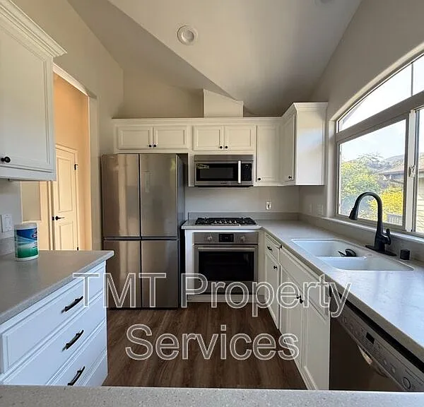 242 Lucas Ln — Photo 13