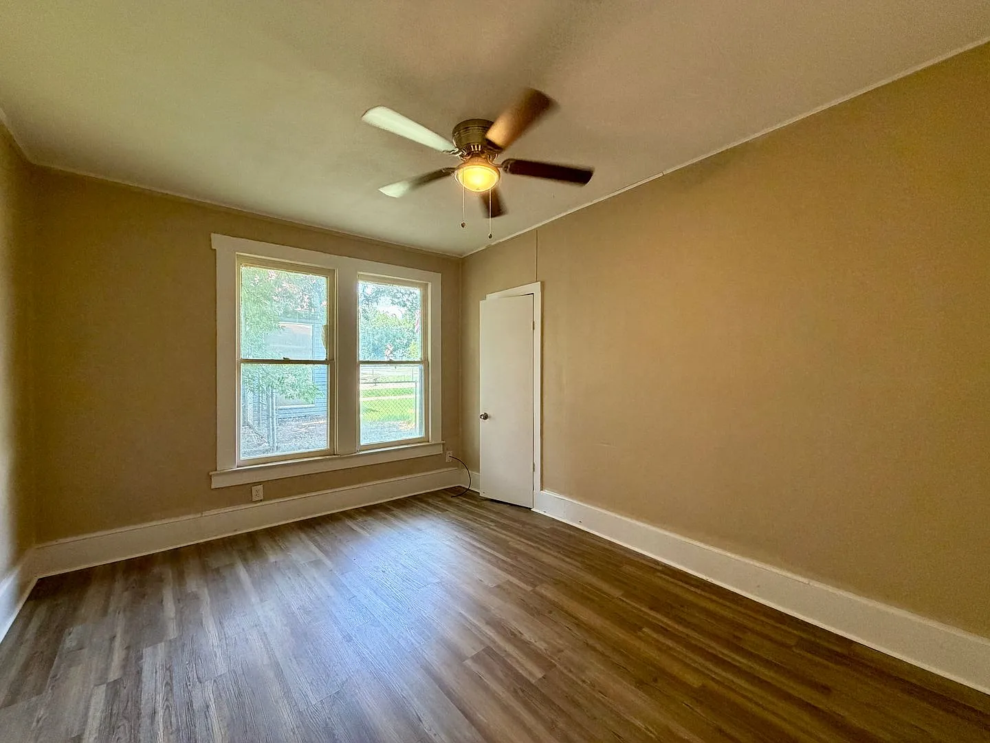 Single Family Home Leasing Special! — Photo 2