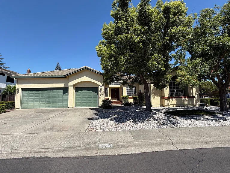 625 Fox Hollow Way — Photo 2