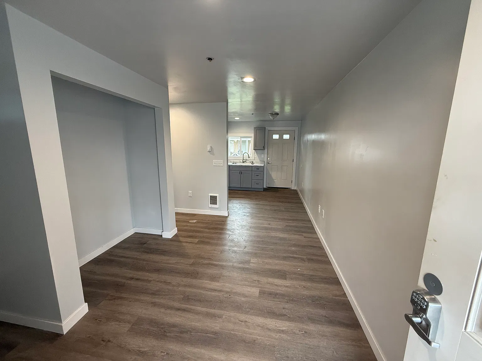 2 bed, 880 sqft, $1,450 — Photo 3