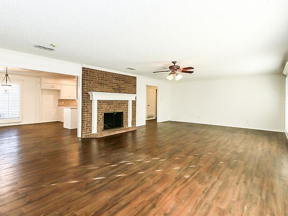 4th image of 101 Parkwood Ln